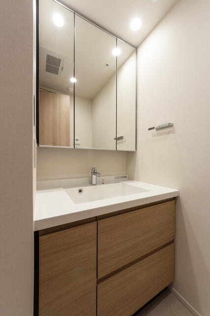 洗面設備　※写真は同タイプ住戸です。