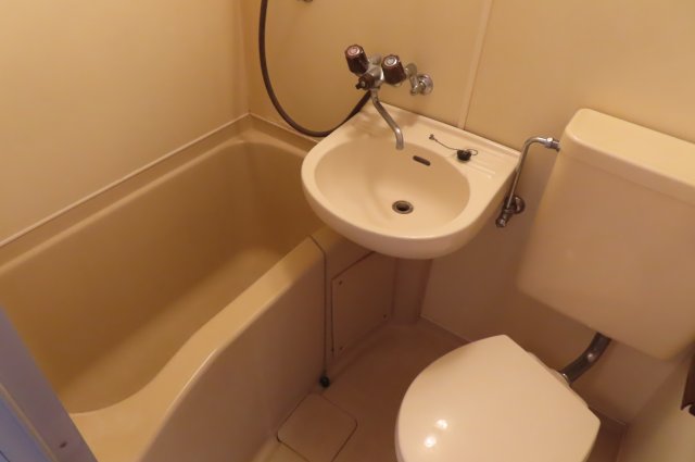 バス・シャワールーム　同物件別部屋