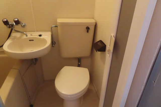 トイレ　同物件別部屋