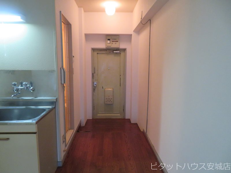 玄関　同物件別部屋