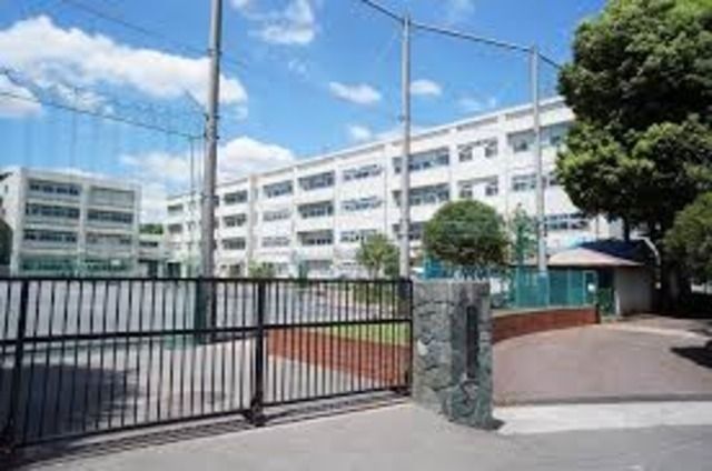 小学校　横浜市立三保小学校（小学校）まで493m