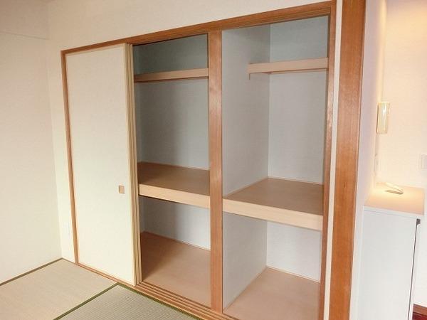 収納　たっぷり押入れ！