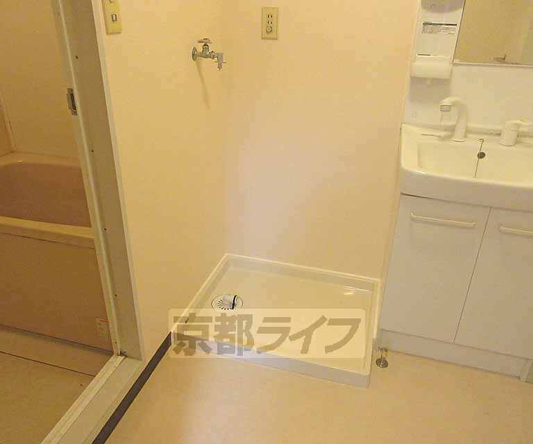 洗面設備　洗面台横に置けます
