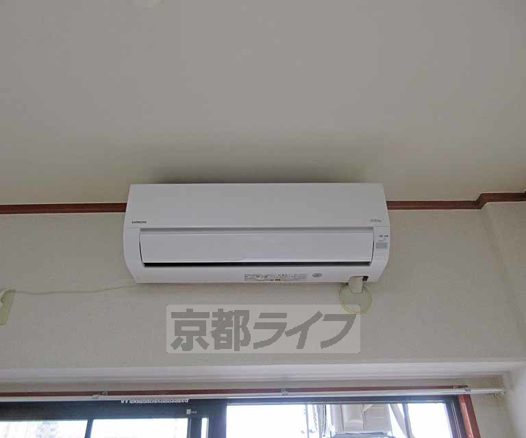 その他設備　洋室に１基付いてます