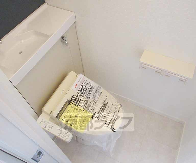 トイレ　勿論ウォシュレット付き