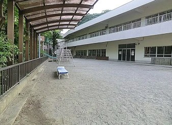 幼稚園・保育園　小机幼稚園（幼稚園・保育園）まで890m