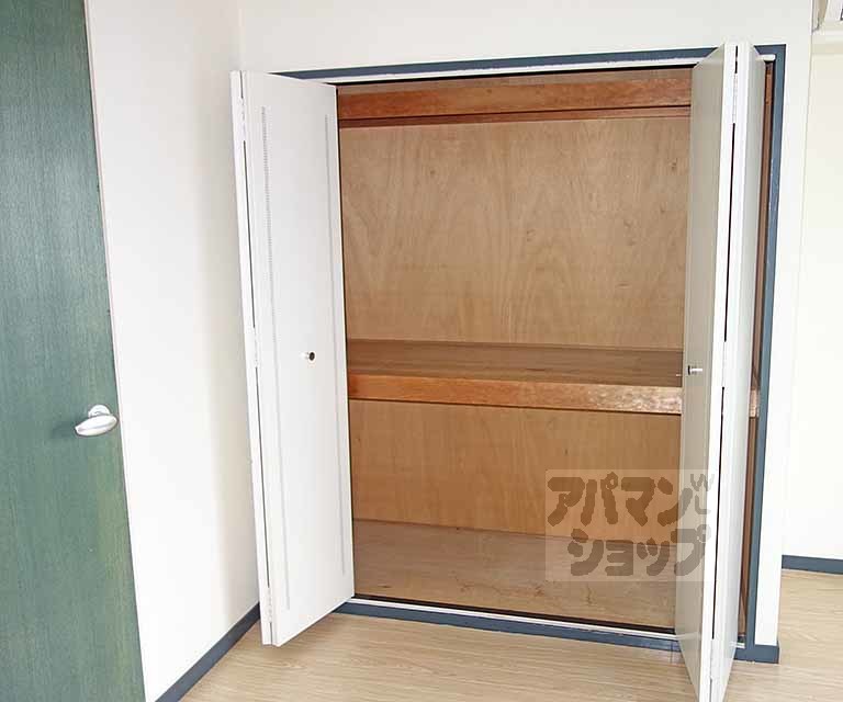 収納　３０５号室の室内写真です