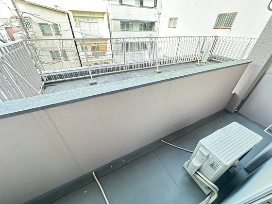 バルコニー　※別号室の写真です
