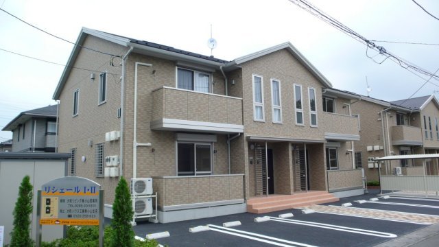 建物外観　インターネット無料　南向きで日当たり良好　角部屋