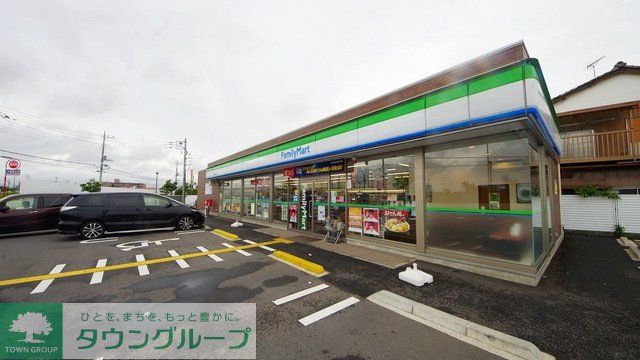 コンビニ　ファミリーマート東松山神明町店（コンビニ）まで405m