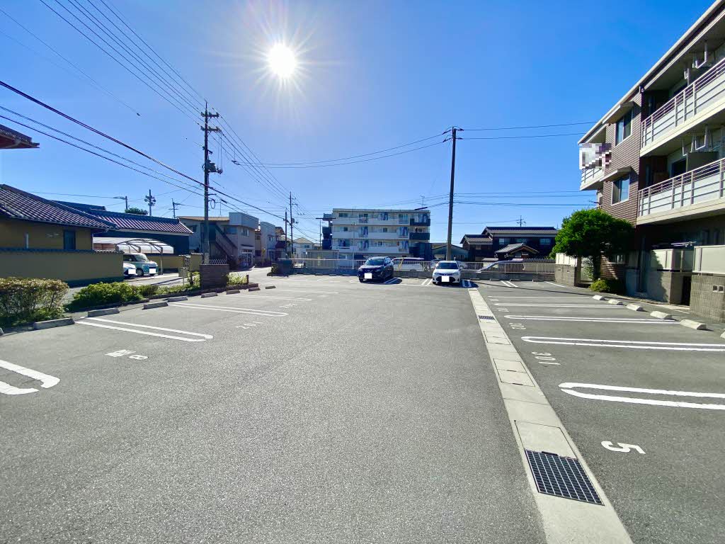 駐車場　駐車場♪