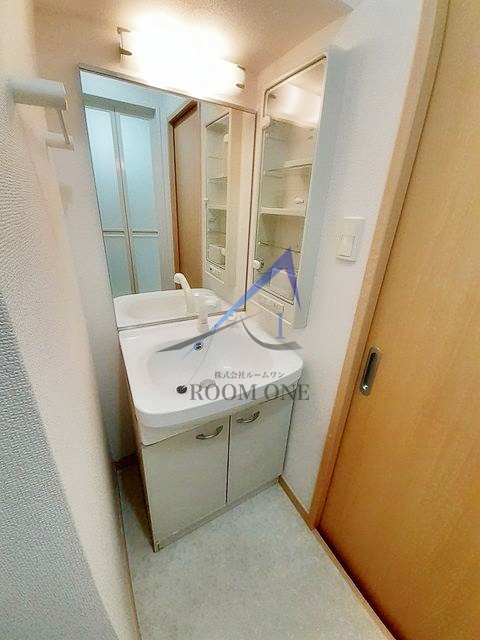 洗面設備　洗面台です。