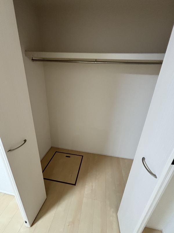 収納　フジパレス長居西II番館　クローゼット