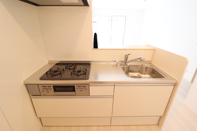 キッチン　システムキッチン　ガスコンロ３口