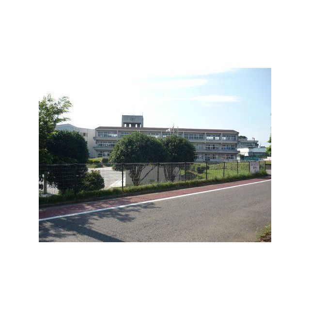 小学校　つくばみらい市立小絹小学校（小学校）まで750m