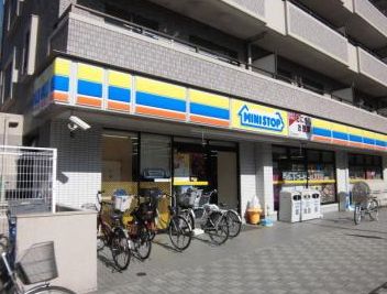 コンビニ　ミニストップ荒川2丁目店（コンビニ）まで300m