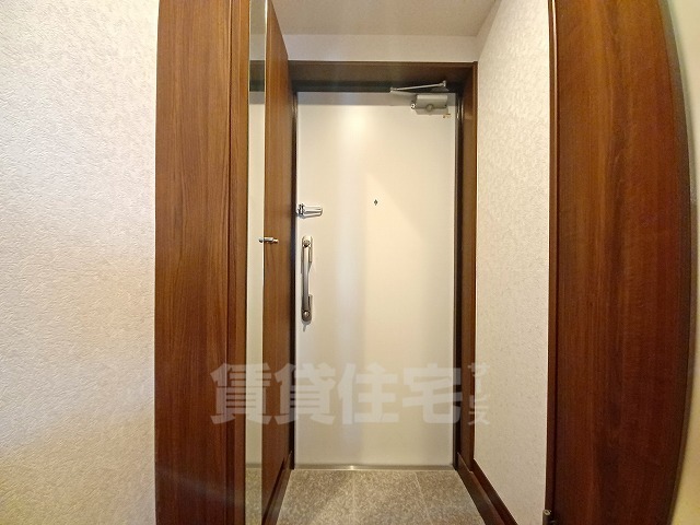 玄関　同マンション別部屋