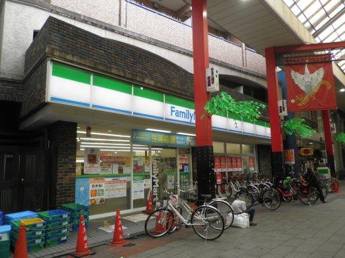 コンビニ　ファミリーマート花やしき遊園地前店（コンビニ）まで179m