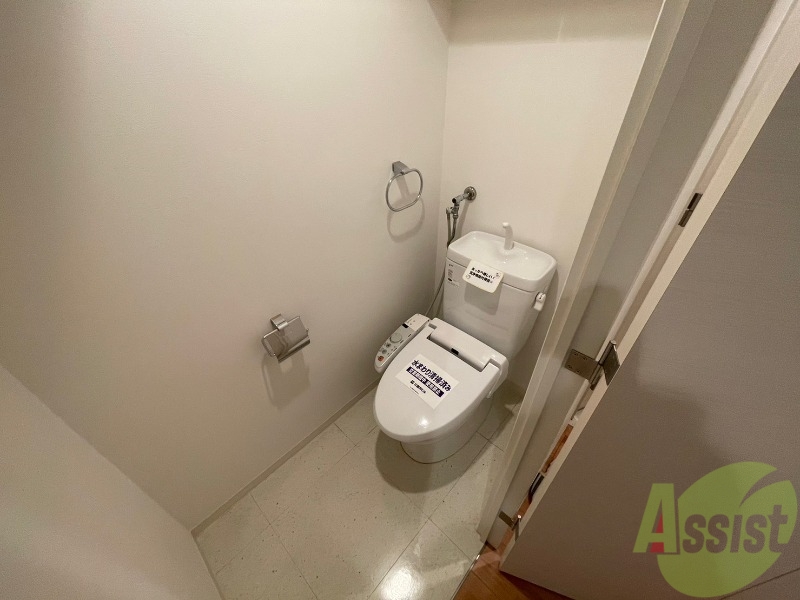 トイレ　こちらはトイレです。清潔感があり、安心して使用できます。