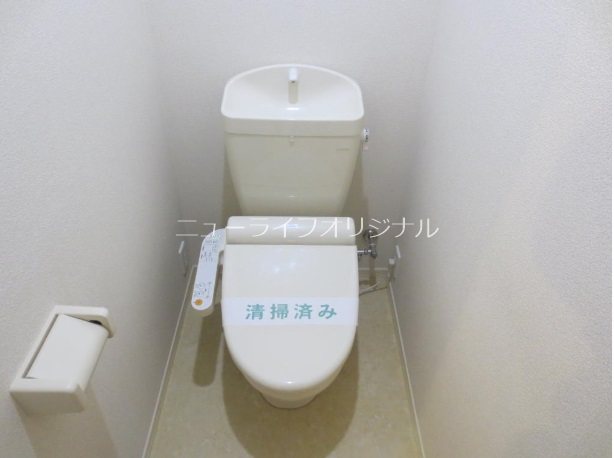 トイレ　トイレには快適な温水洗浄便座付