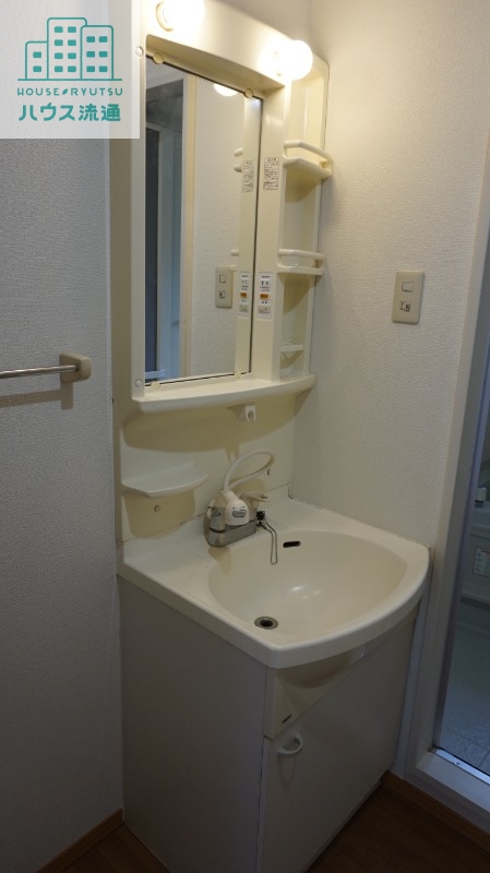 洗面設備　※清掃中写真