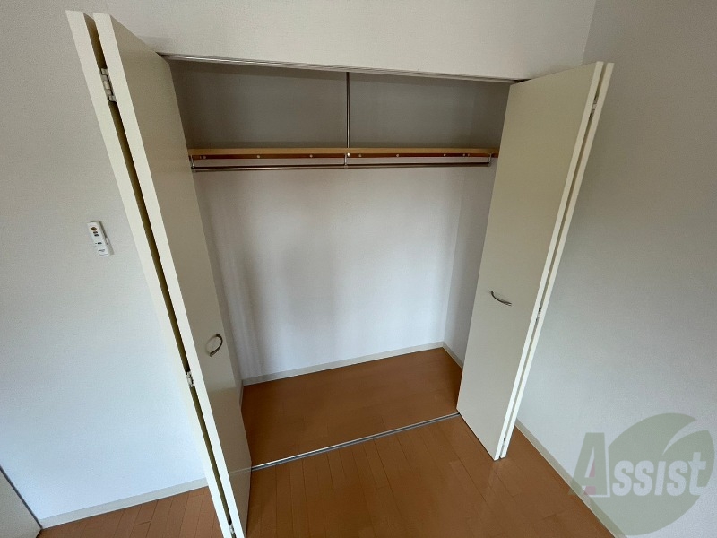 収納　寝室にあったクローゼット。荷物がたくさんあっても大丈夫。