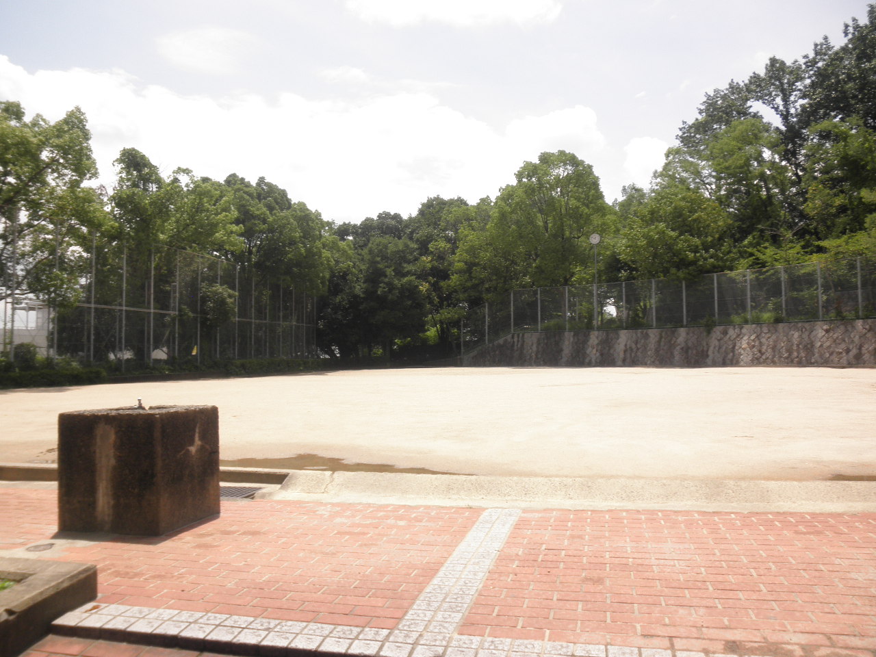 公園　山麓公園（公園）まで609m