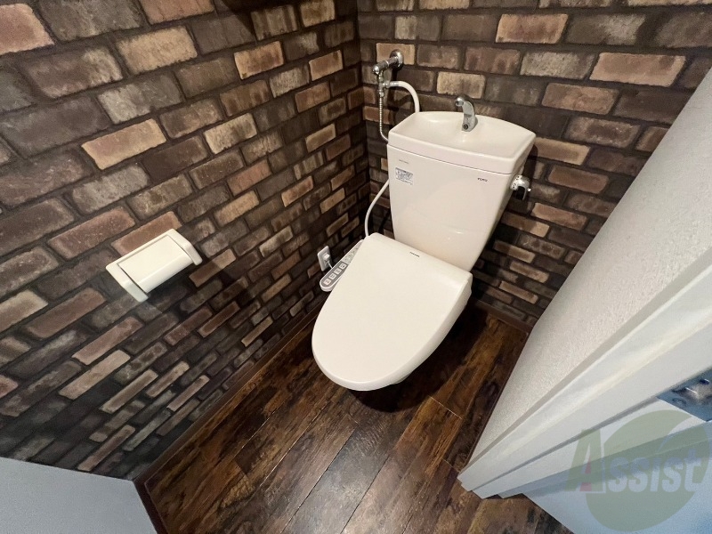 トイレ　トイレです。ウォシュレット付を探している方、おすすめです。