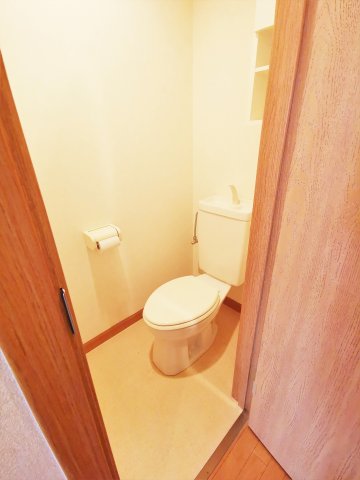 トイレ　別号室の画像です。ご参考下さい