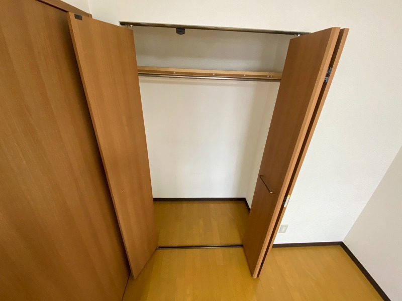 収納　寝室の収納です。部屋がすっきり片付きます。