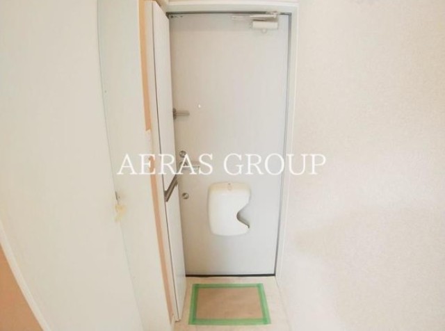玄関　別部屋同仕様タイプ