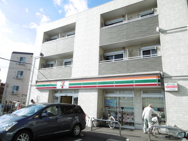 コンビニ　セブンイレブン（コンビニ）まで160m