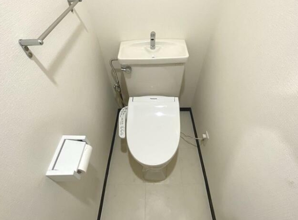トイレ　※別部屋参考写真☆温水洗浄便座付トイレ☆