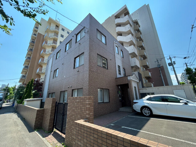 建物外観　札幌市北区北十七条西「シェルメール１７」