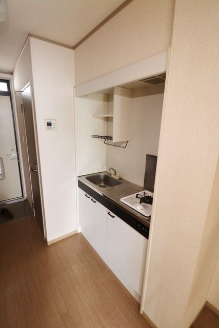 キッチン　同物件別部屋写真