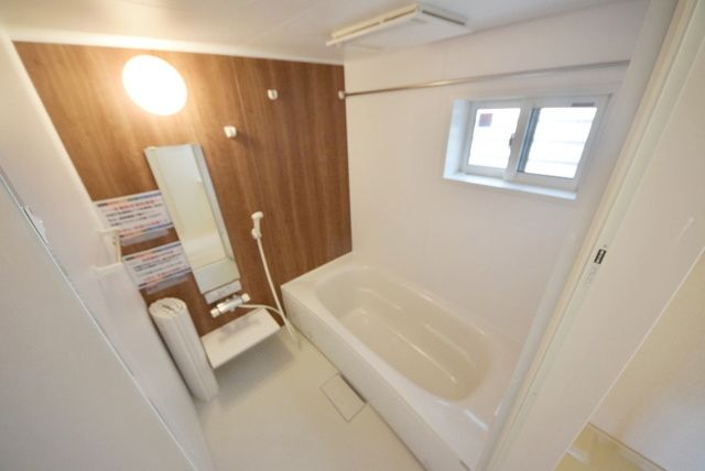 バス・シャワールーム　※同一施工会社イメージ写真