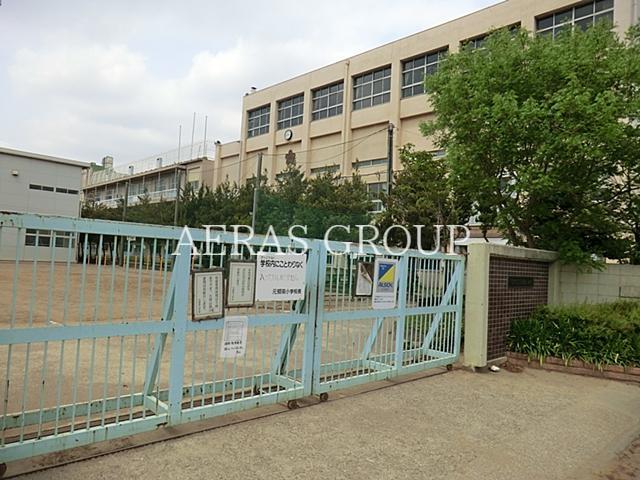 小学校　川口市立元郷南小学校（小学校）まで527m