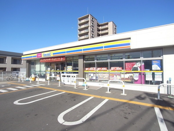 コンビニ　ミニストップ 博多吉塚3丁目店（コンビニ）まで334m