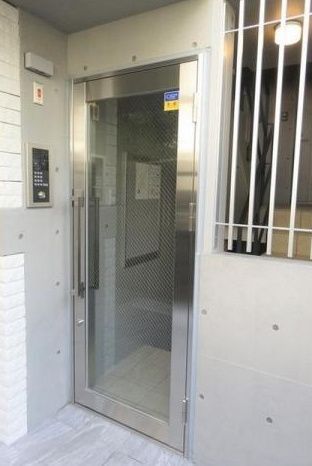 エントランス　毎日通るエントランスはこんな感じです♪
