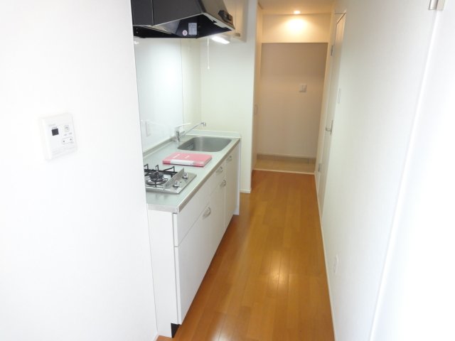 キッチン　同物件別号室の写真