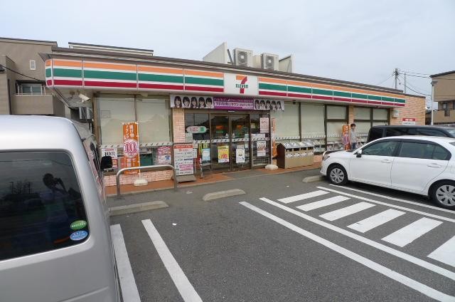 コンビニ　セブンイレブン（コンビニ）まで240m