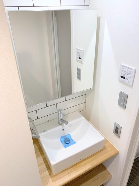 洗面設備　独立洗面台です
