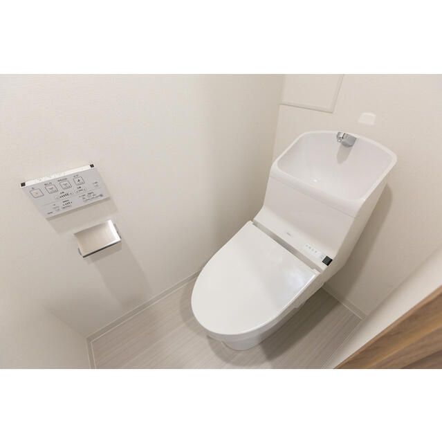 トイレ　清潔感のあるトイレです