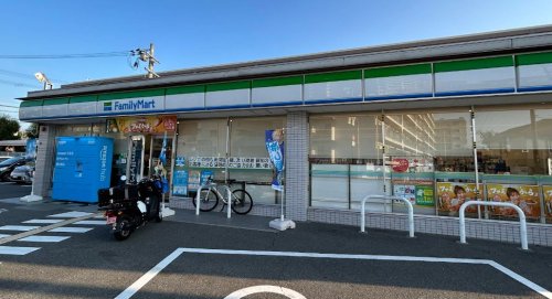 コンビニ　ファミリーマート 高槻古曽部店（コンビニ）まで309m