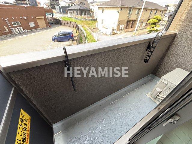バルコニー　※室内画像は別号室のもの(反転タイプ)