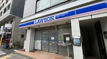 コンビニ　ローソン 王子二丁目店（コンビニ）まで50m