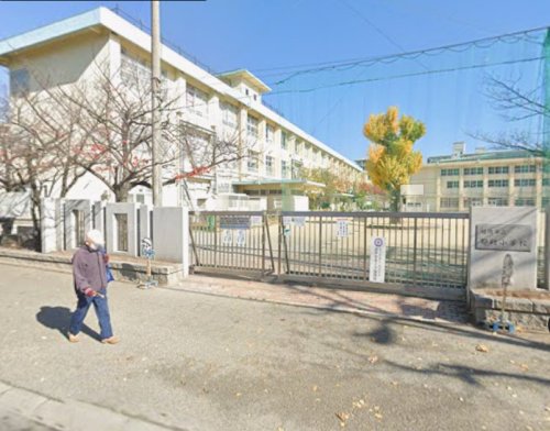 小学校　福岡市立那珂小学校（小学校）まで809m