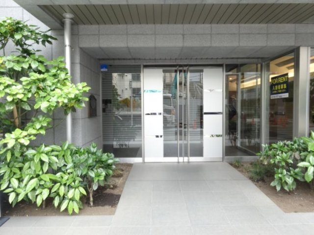 エントランス　《見学予約受付中》敷金０！初期安キャンペーン住戸！