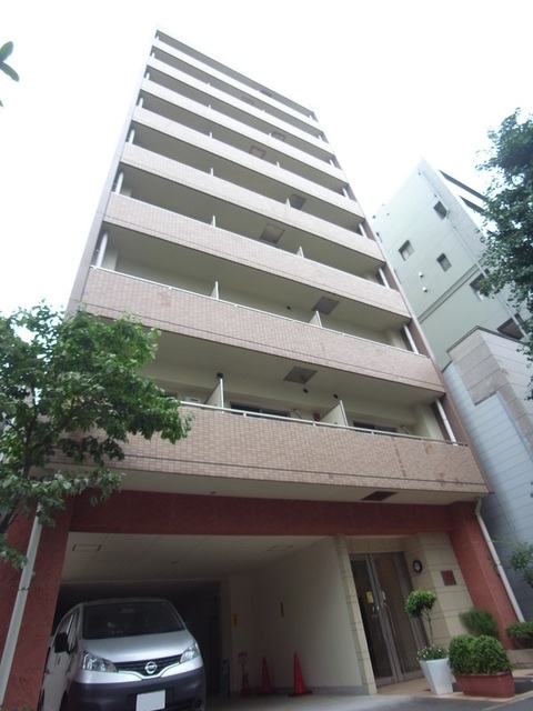 建物外観　１０階建ての賃貸マンション