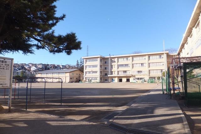 小学校　川崎市立鷺沼小学校（小学校）まで712m